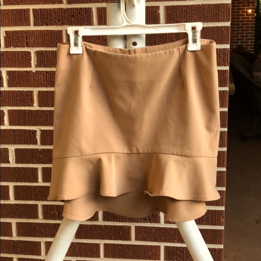 CUTE CAMEL COLORED RUFFLE MINI SKIRT!!!!